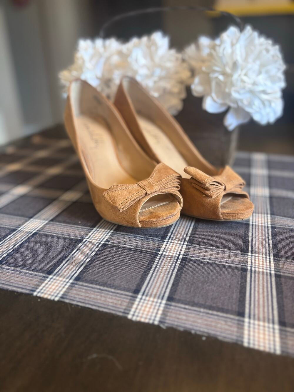 Sam & Libby Women’s Sleveesa Brown Faux Suede Peep Toe Bow